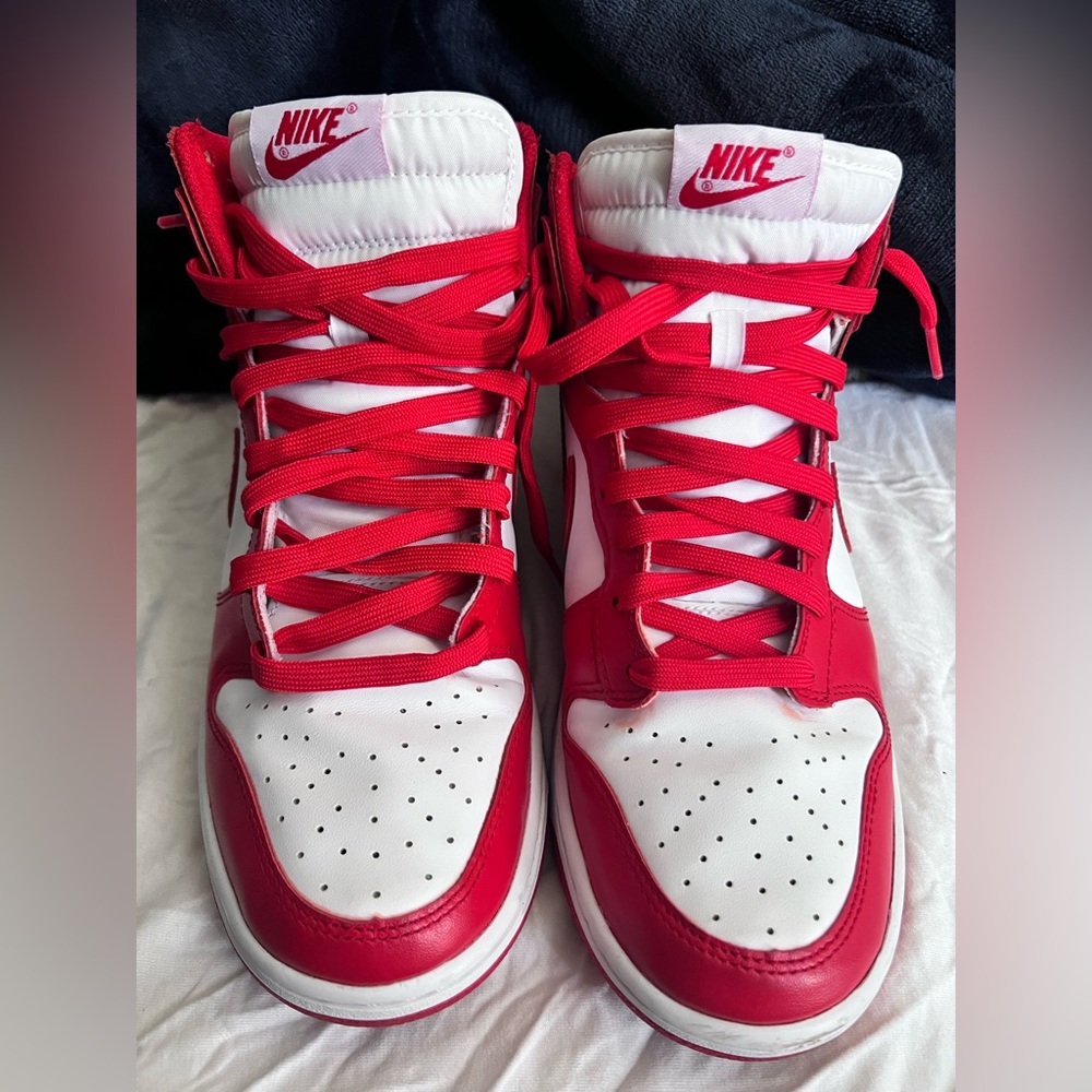 DUNK HIGH ‘CHAMPIONSHIP RED’ 8.5 MEN US .